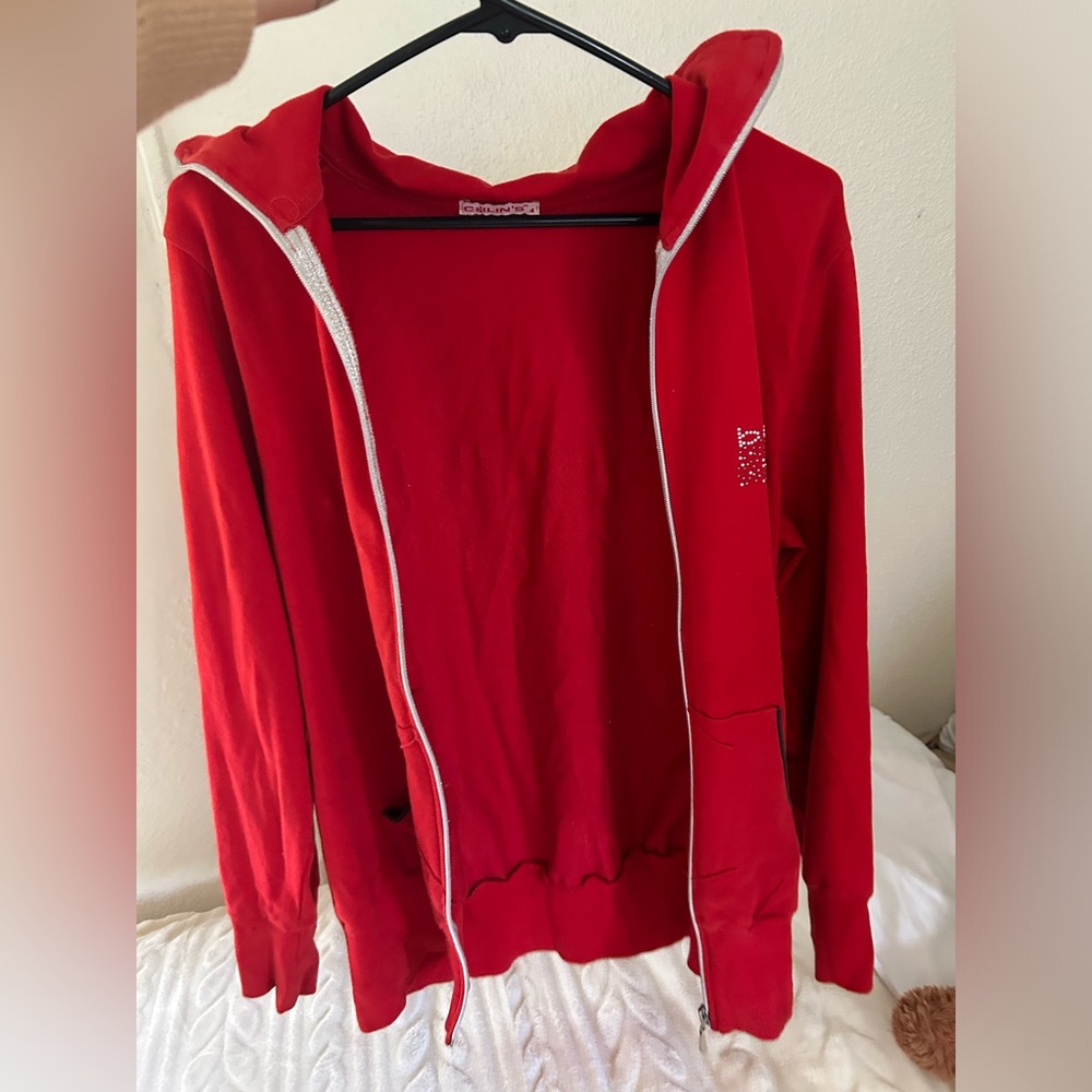 Bebe: red sweater